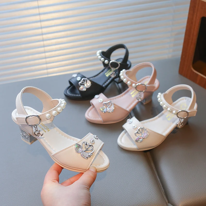 

Летние сандалии для девочек, детские пляжные сандалии, туфли-лебеди с цветочным принтом, на высоком каблуке, для вечеринок, нескользящие, с мягкой подошвой, детские танцевальные туфли