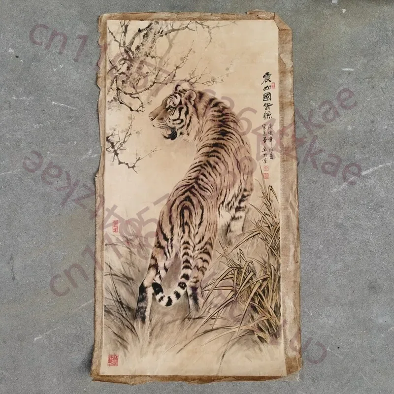 Old Chinese Painting Reel Hand Painted Tiger Painting Scroll Paper Slice Crafts