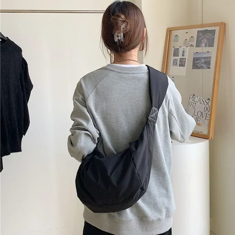 Novedad de verano, bolso para mujer, bolso cruzado informal de nailon de gran capacidad, bolso para bola de masa, bolsos de hombro de Color sólido de alta calidad, bolsos de mano