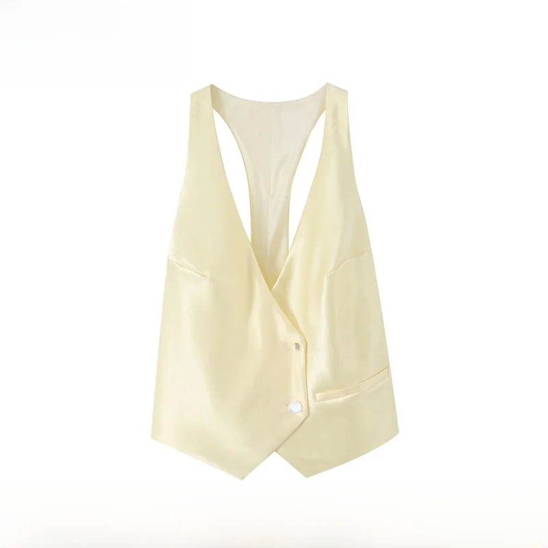 A modern woman's bra from the silk stain with a double chest design, a new spring, multiple-use summer, made of polyester fibres...
