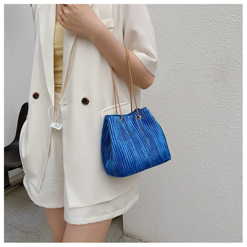 

Women Luxury Leather Classic Fashion Designer Tote Shoulder Bag Elegant Crossbody Handbag For Daily Stylish Wear