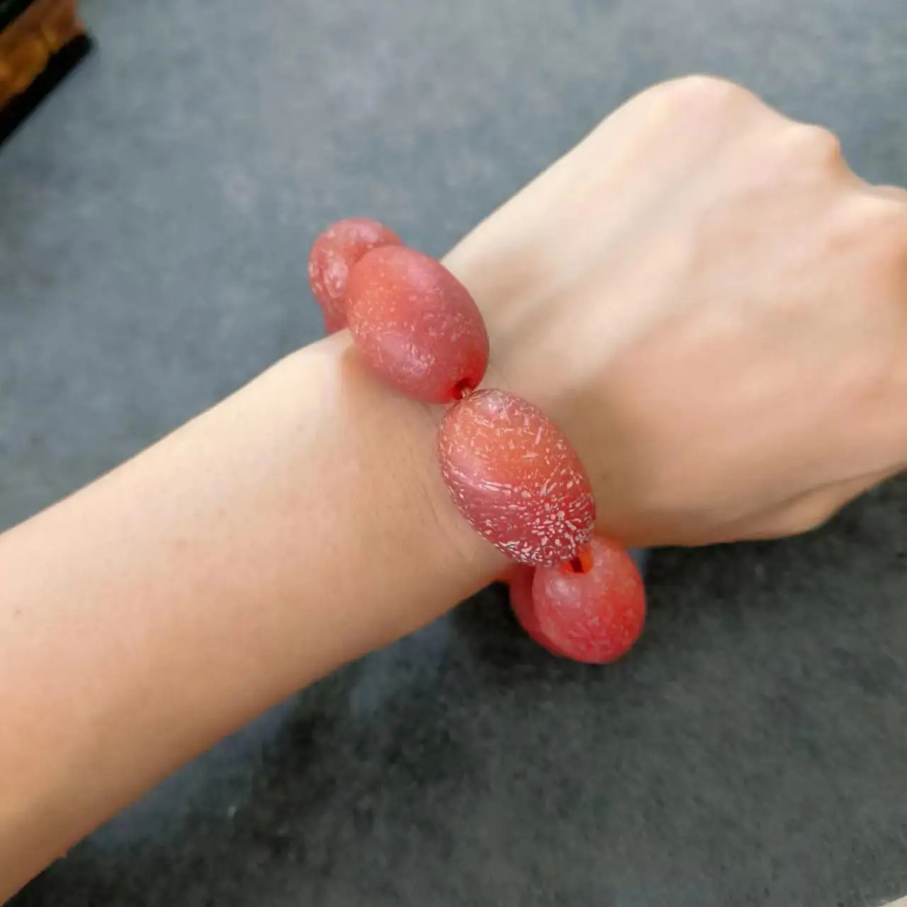 

1pcs/lot Natural Red Aged Agate Single Loop Bracelet date shape weathered pattern oily ancient beads men and women gem jewelry