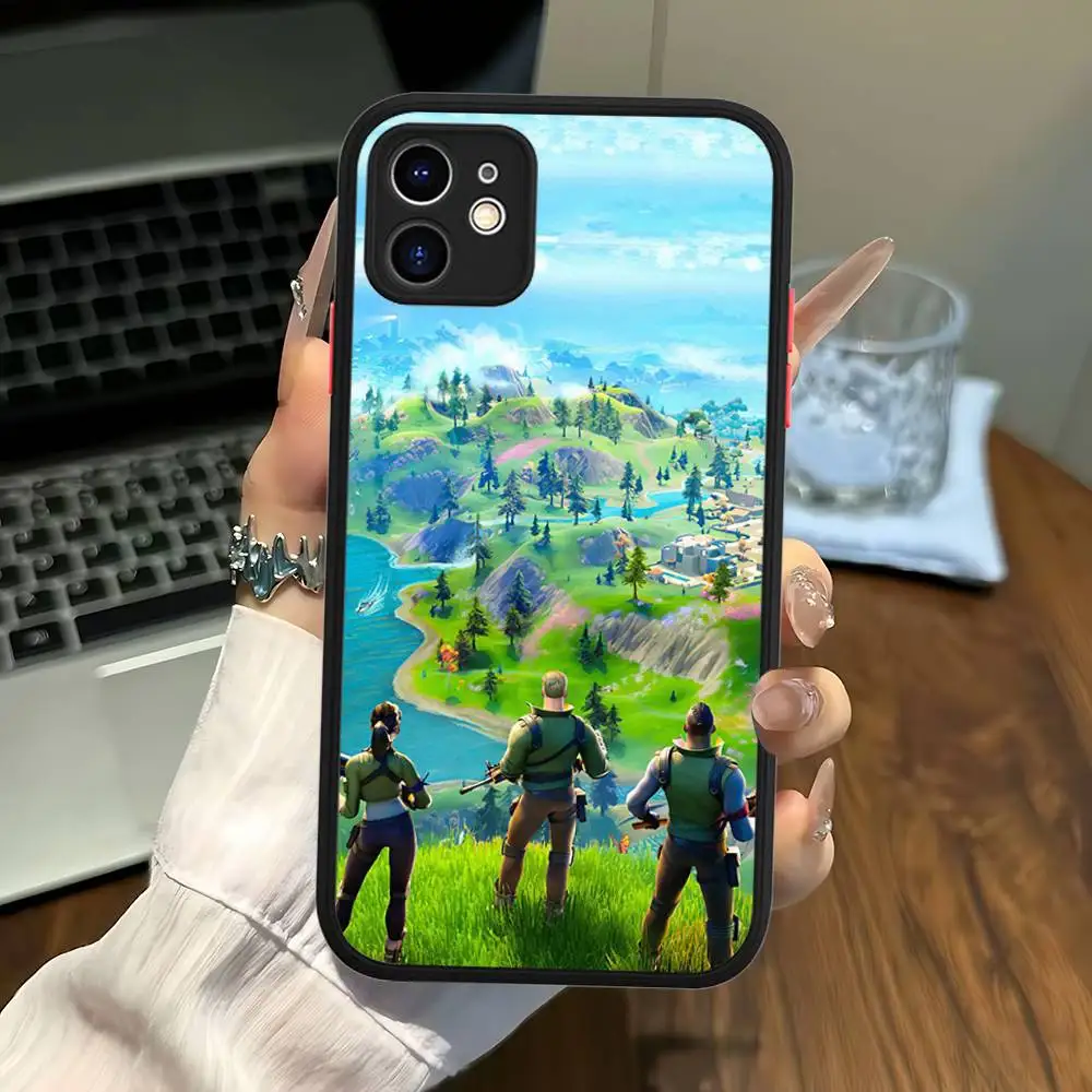 Etui na telefon Cartoon B-Battle-R-Royales-F-FortniteS do iPhone 16 15 14 11 12 13 Pro Max X XS, półprzezroczyste, matowe.