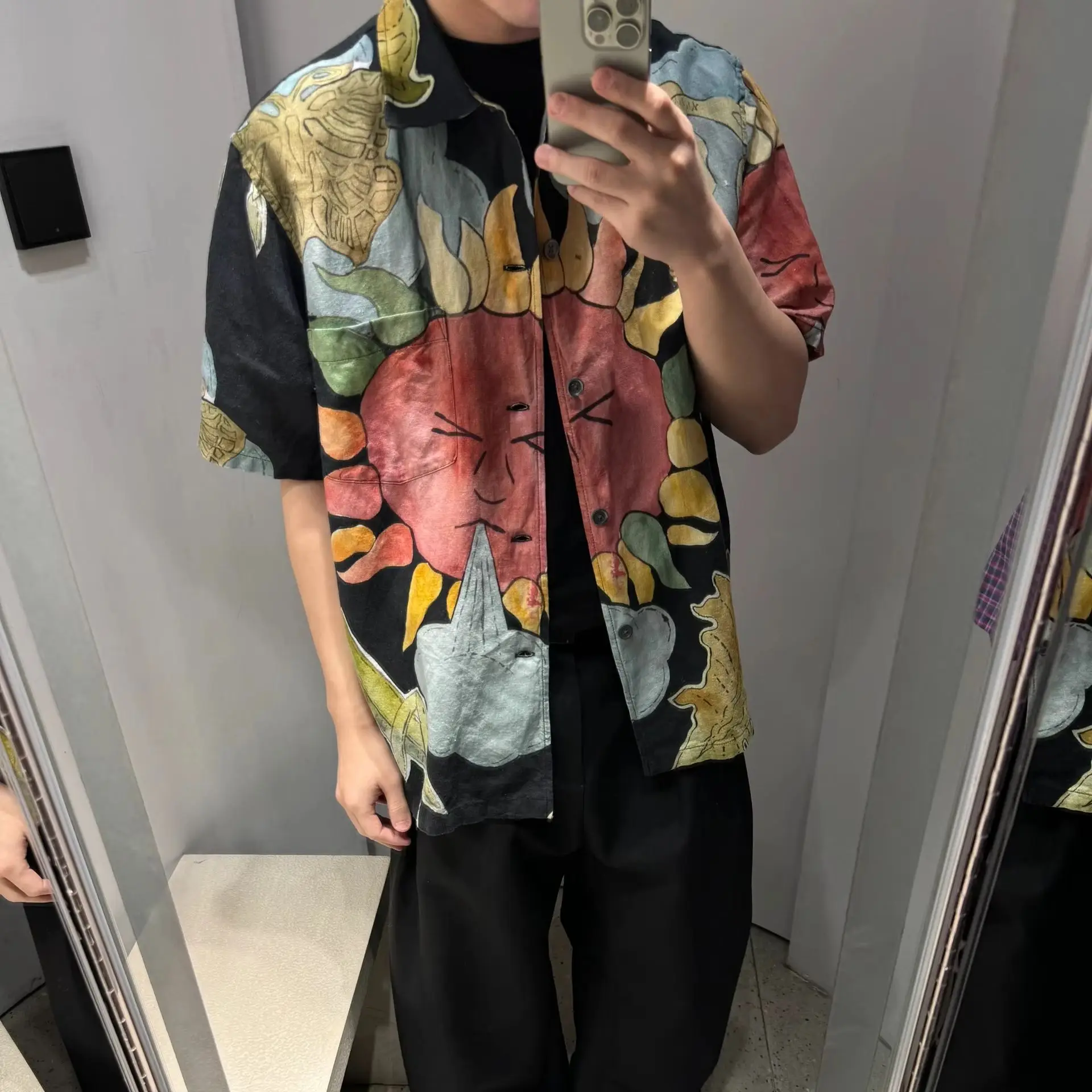 

New American fashion sunflower graffiti men and women with the same comic shirt short sleeve