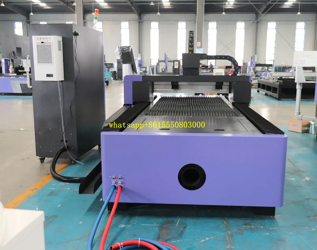 1000 ワット 2000 ワット 3000 ワット 4000 ワット CNC 金属鋼炭素鋼ファイバーレーザー切断機