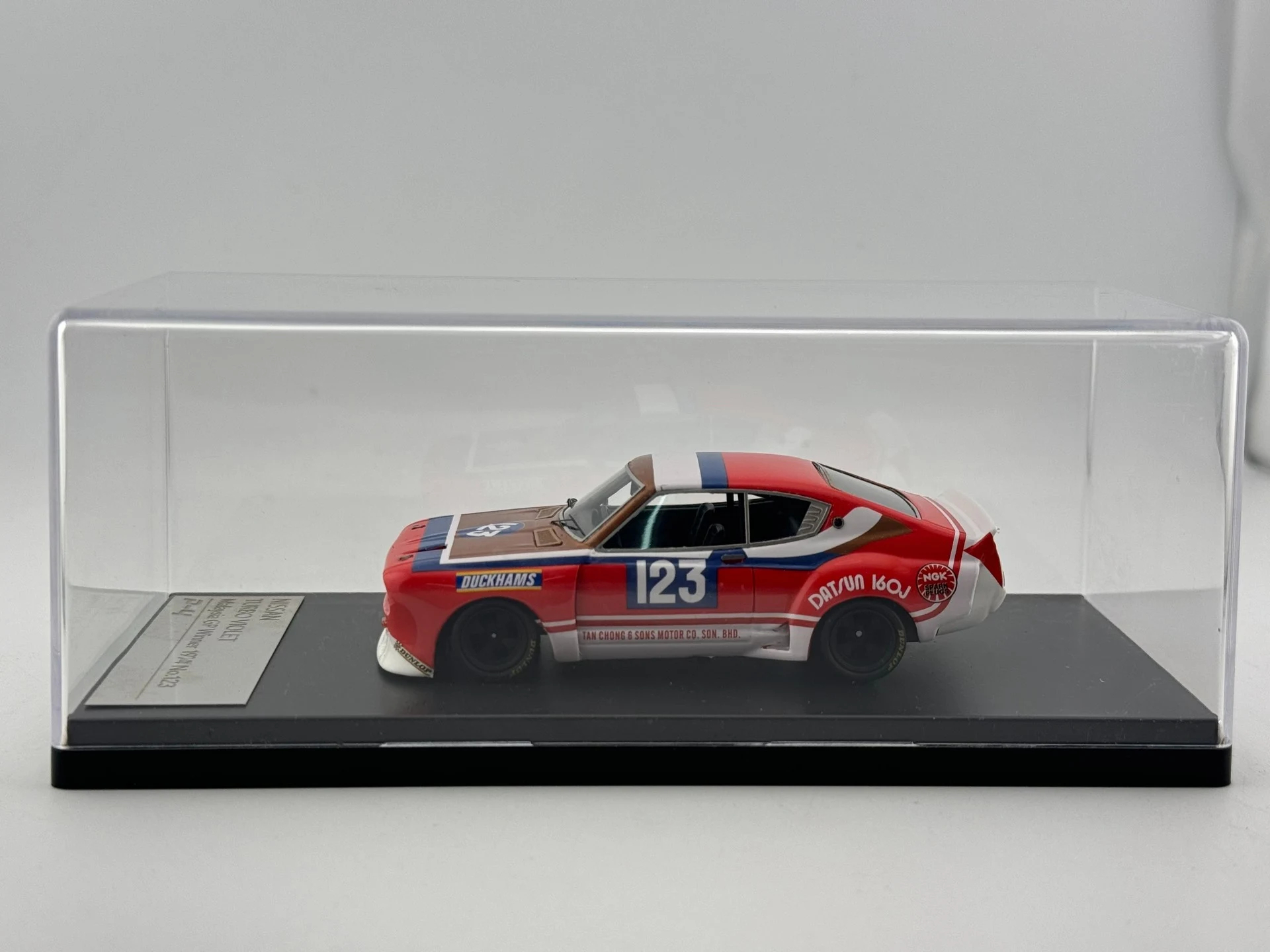 

Модель автомобиля из смолы No Color Box Micro Explosion Window P-4 в масштабе 1/43