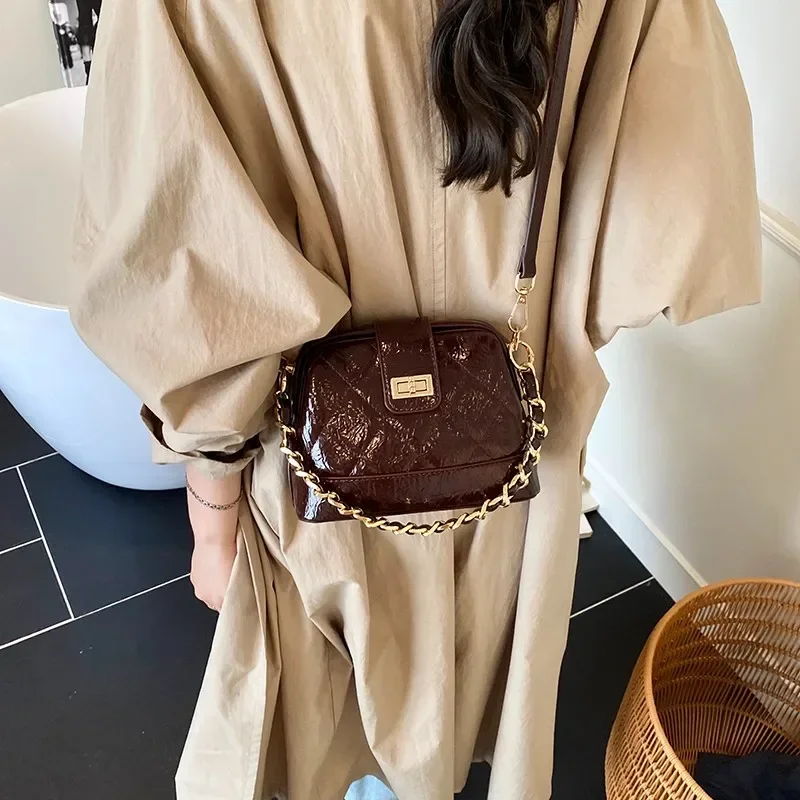 Elegant Ladies Leather Shoulder Bag Crossbody Messenger Tote Handbag By Famous Designer Luxury Brand For Classic Style