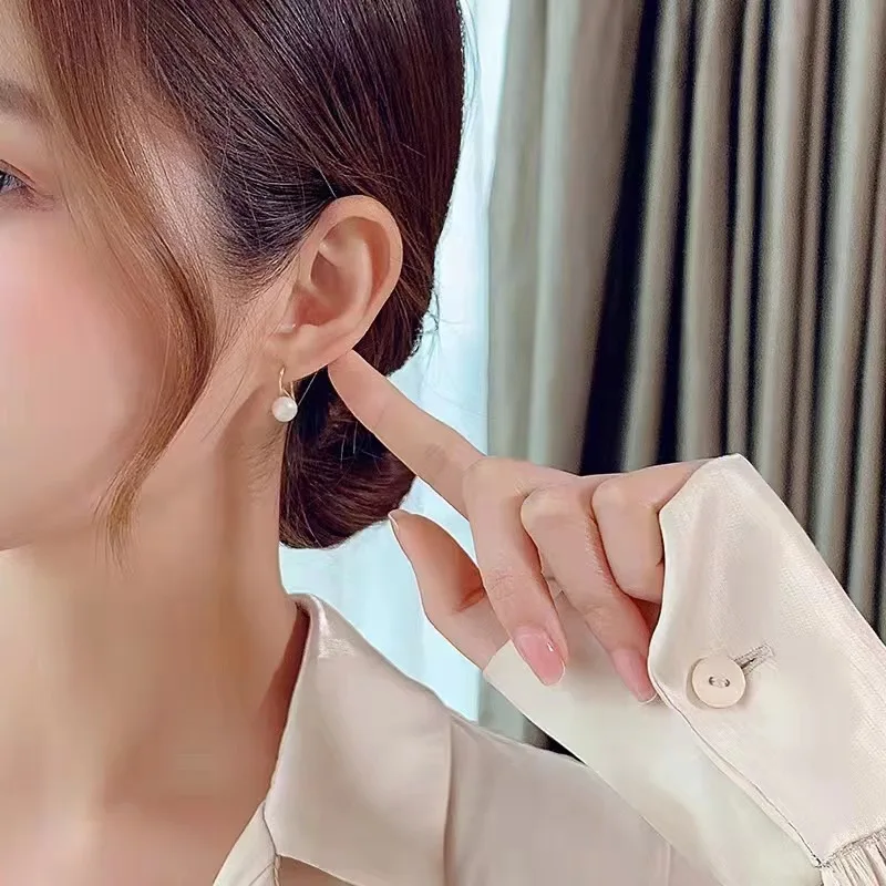 

Natural freshwater baroque pearl women's niche simple light luxury earrings, trendy and popular high-end earrings