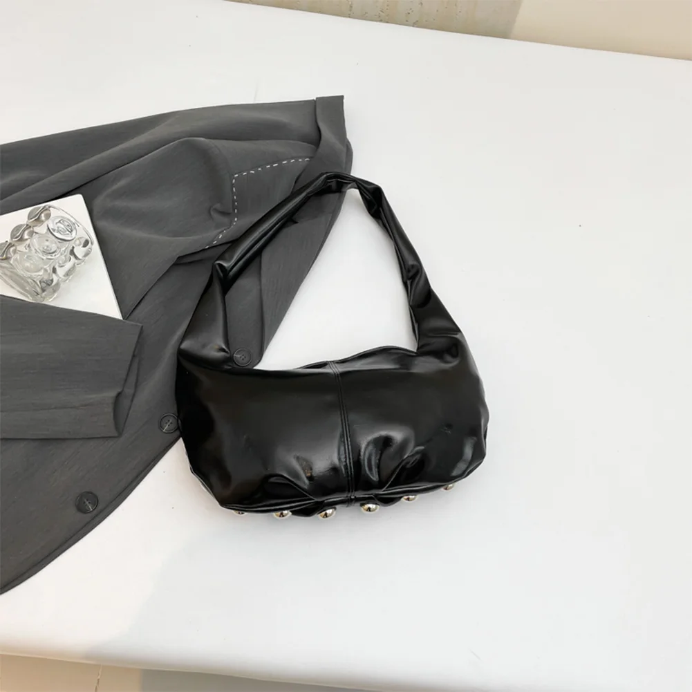 Женская сумка на плечо из искусственной кожи с шипами, большая вместительная сумка в стиле панк для подмышек, однотонная модная сумка для переноски, маленькая большая сумка, сумка с напуском