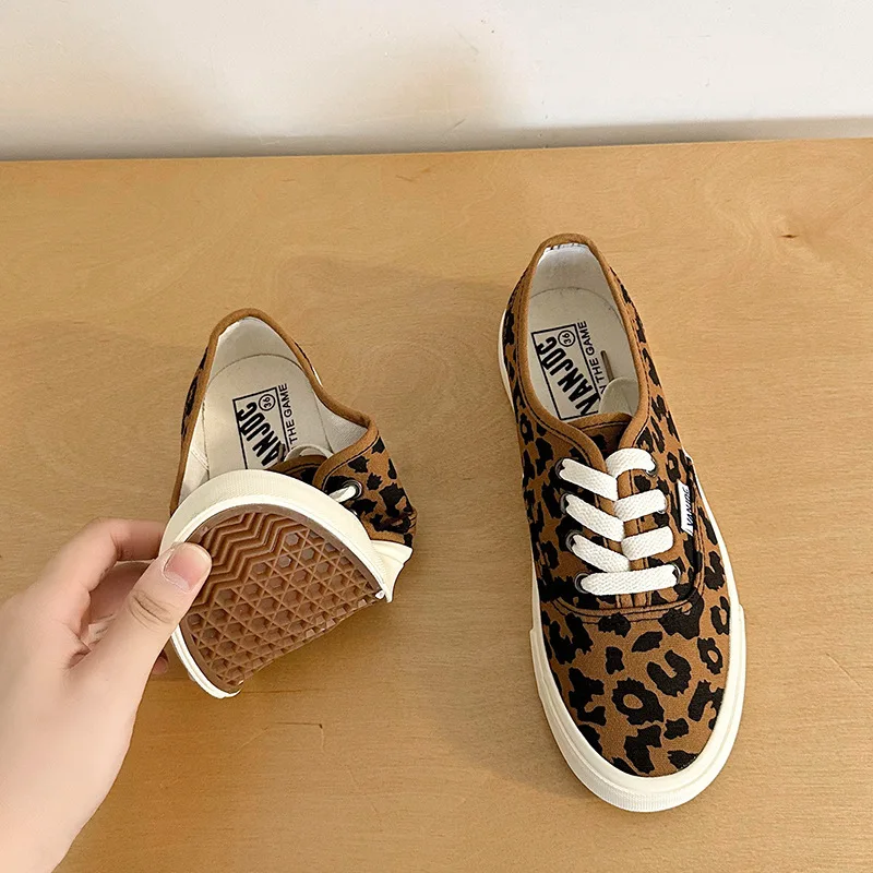 Leopard Canvas Shoes Men's and Women's Models Summer New Korean Students Board Shoes Street Shooting Running Casual Shoes Tide - Image 4