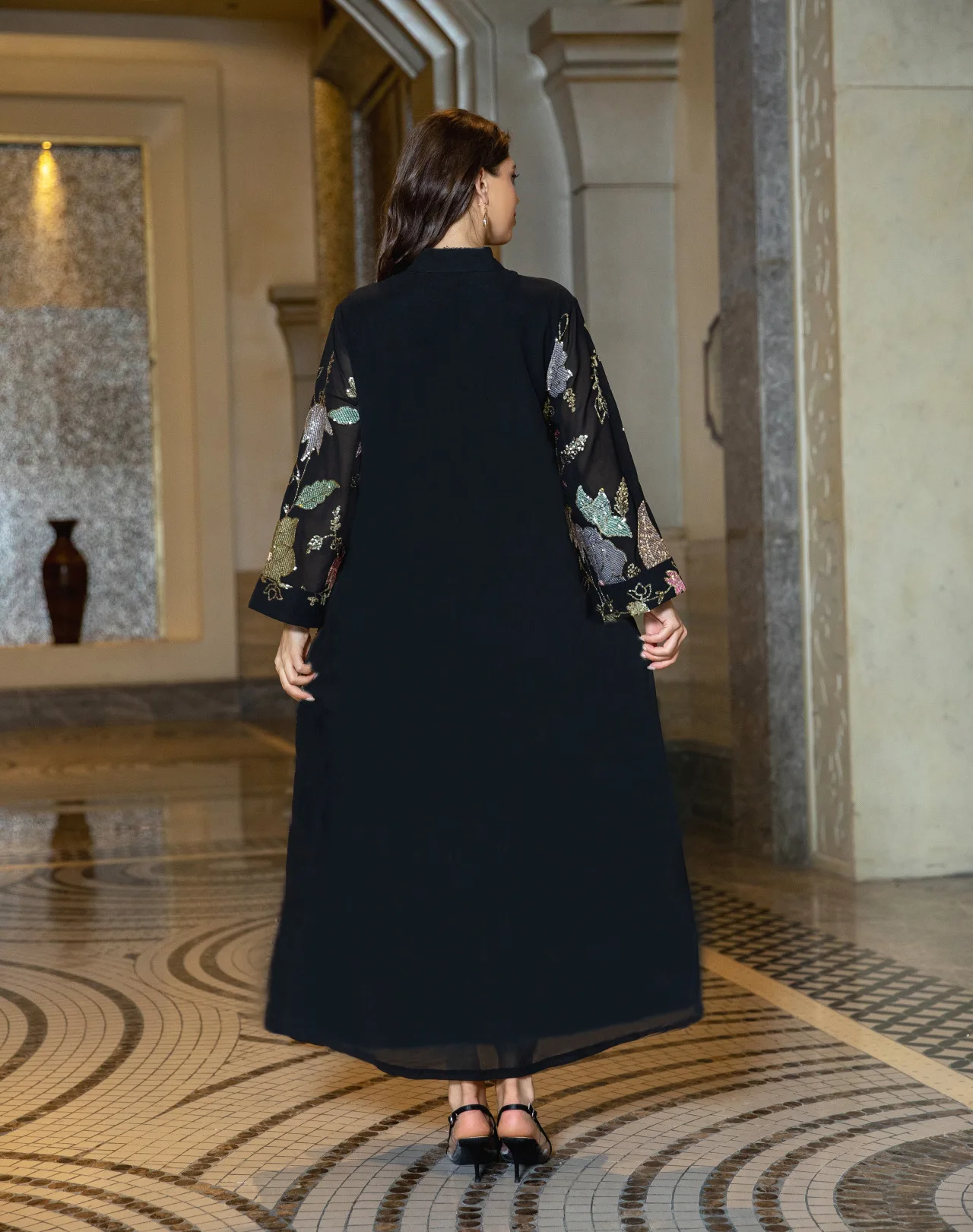 Abito musulmano con paillettes mediorientali ricamato abito con nappe moda donna Dubai 2024 abiti da sera arabi di nuovo stile Abaya