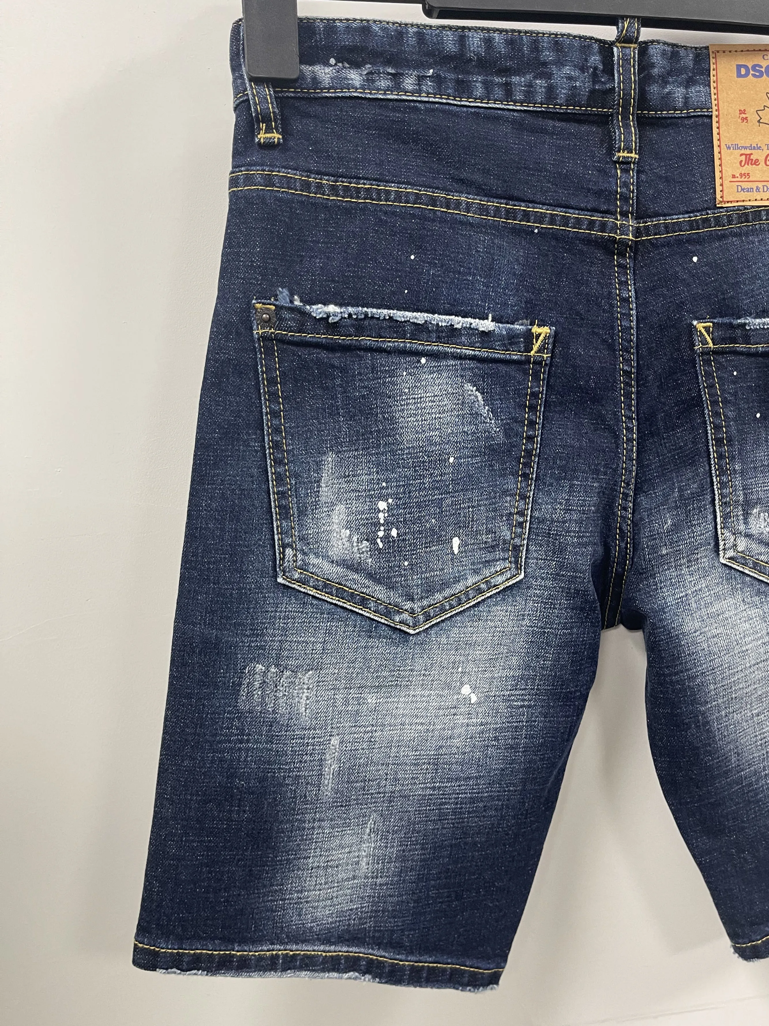 2024 Spring/Summer New D2 Jeans Trendy Men's Washed Worn Hole Patches Painted Slim Fit Micro Elastic denim shorts Men's