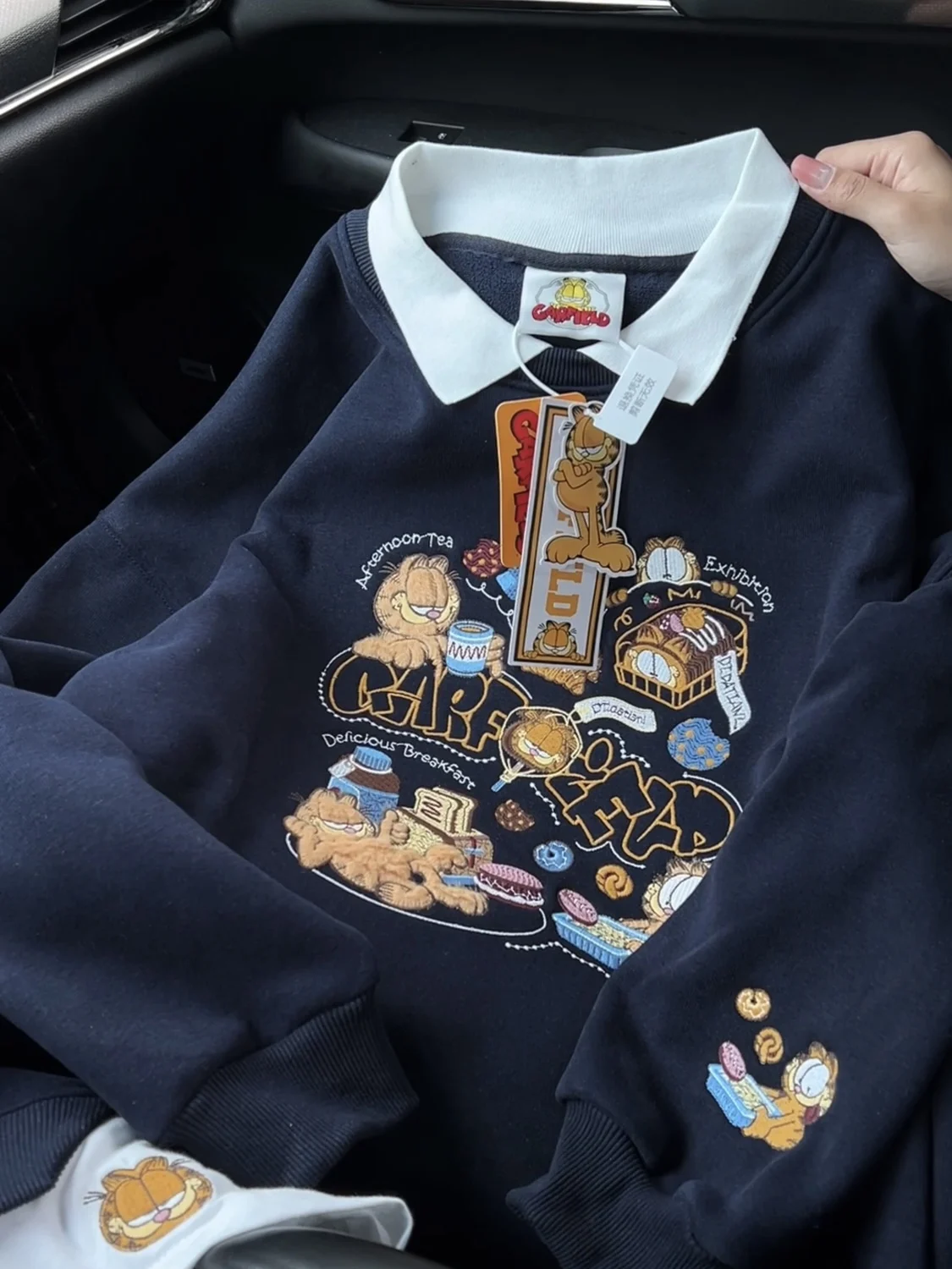 Retro American Cartoon  Embroidered  Neck Sweatshirt Unisex Sweet Casual Versatile Long Sleeve Outerwear