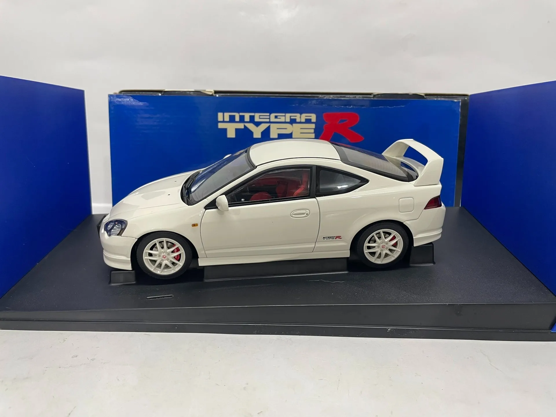 Autoart 1:18 Type R DC5 White JDM Simulation Limited Edition All Open Alloy Metal Static Car Model Toy Gift