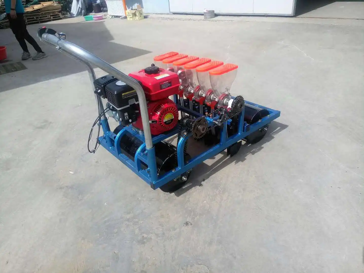 High Quality Electric/4/5/6 Rows Vegetable Seed Planter Carrot/ Onion/ Tomato Precision Seeder Planter