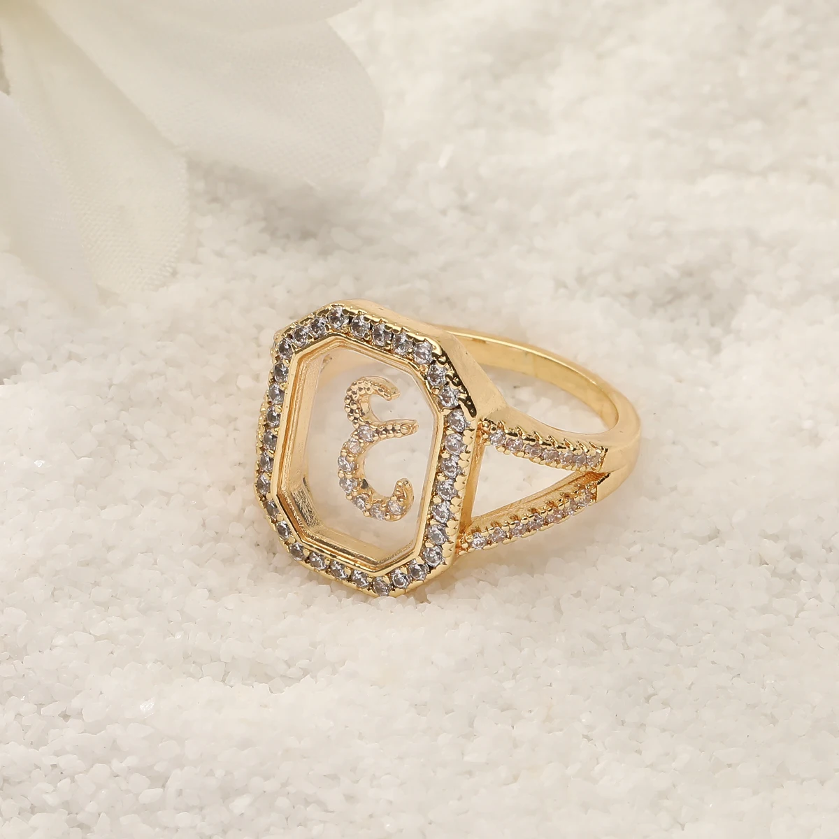 2022 New Design Women\'s Fashion Ring Simple Zircon Arabic Letters Glass Square Design Ring Arabian Style Party Jewelry Accessory
