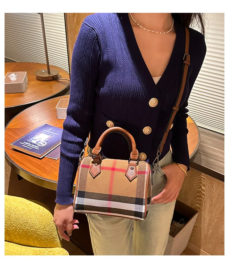 

2025 New Plaid Canvas Tote Bag for Women, Casual Convertible Shoulder Bag, Versatile Crossbody Purse for Daily Commute & Leisure