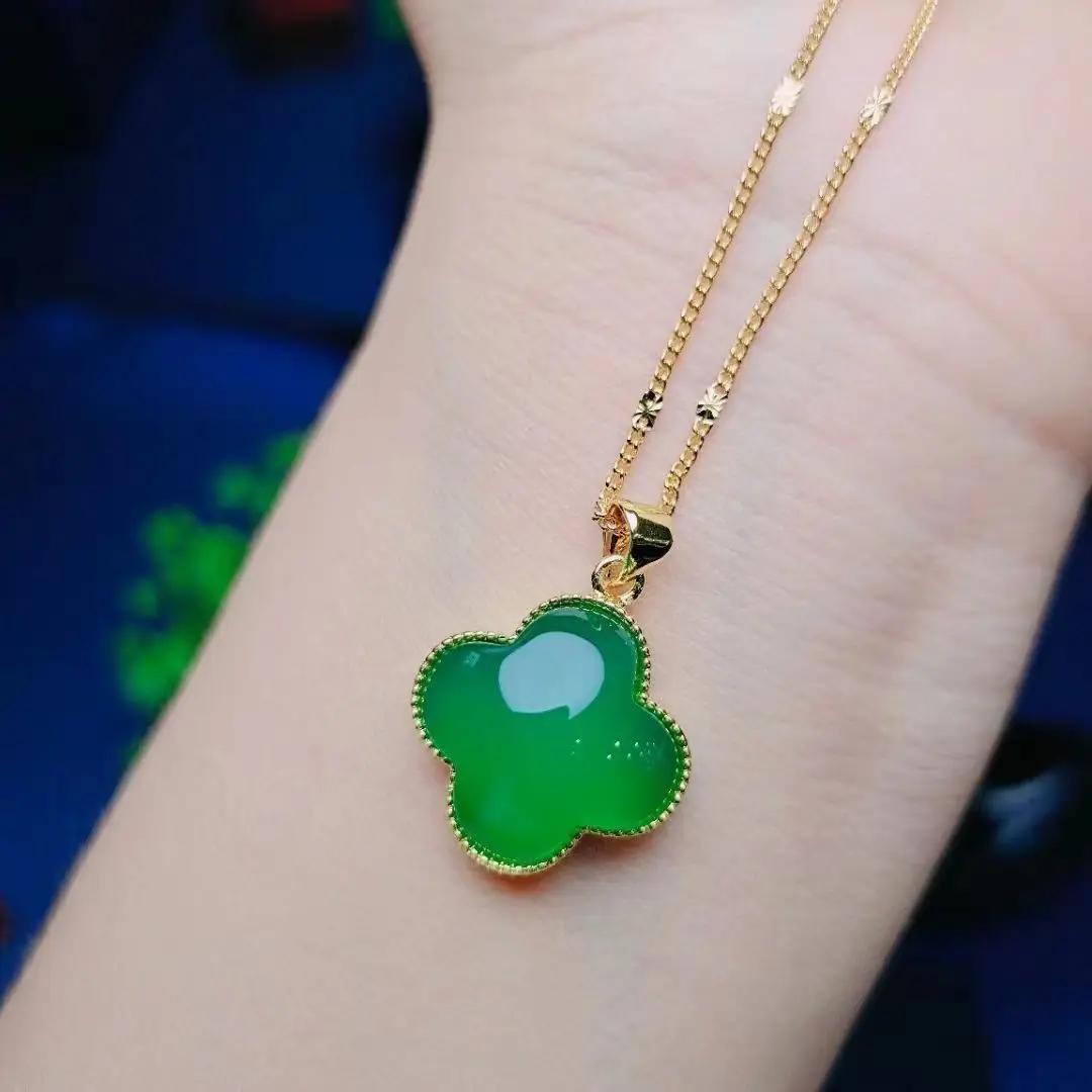 

Wholesale of chalcedony four leaf clover pendant inlaid with chalcedony necklace gold inlaid with jade pendant