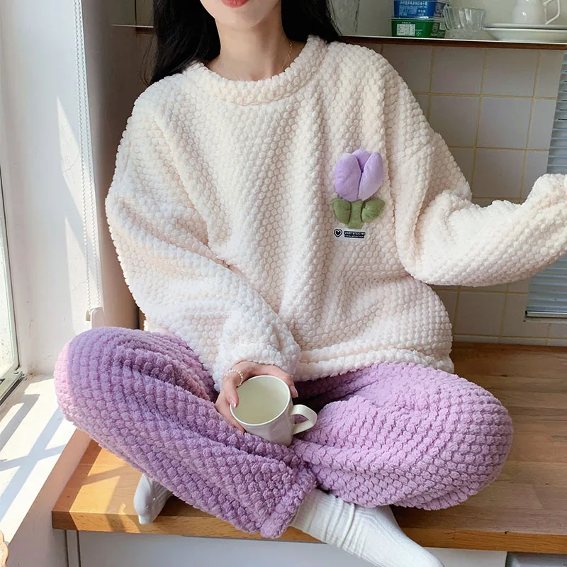 

Winter Thick Flannel Pineapple Plaid Comfortable Round Neck Pullover Long Sleeve Pajamas Women's Cute Casual Set Homewear