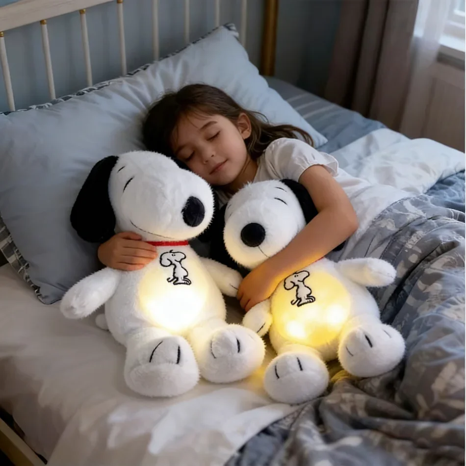 Peluche de Snoopy de Disney 2026, Juguete de Peluche para Niños, Juguete Relajante con Música y Luz para Dormir, Perro Blanco Snoopy, Regalos para Niños