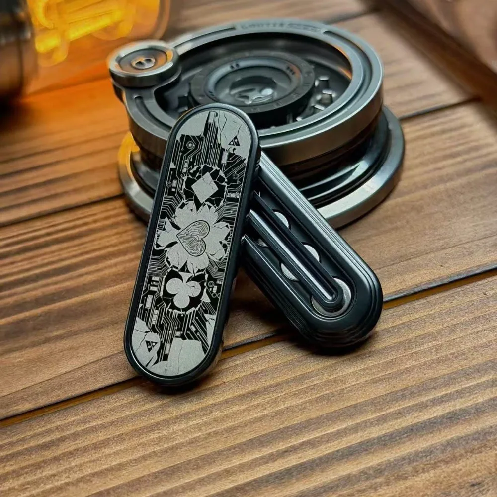 Lao Tie Daily EDC Mini Card Game Guan Dan Infinite Rotation Mechanical Metal Stress Relief Toy