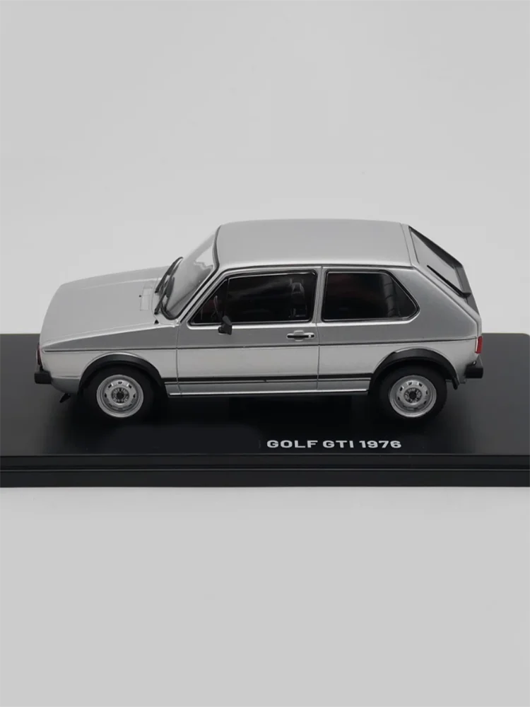 Diecast 1:24 Scale IXO Golf GTI 1976 Alloy Vehine Model Finished Simulation Collection Decoration Gift Toys Display ﻿