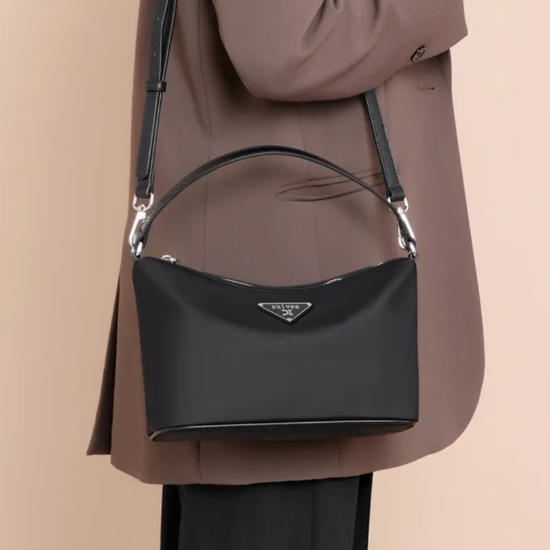 

Designer High-End Nylon Tote Bag for Ladies Fashionable Trendy Single-Shoulder Crossbody Commuting Bag Women's Handbag