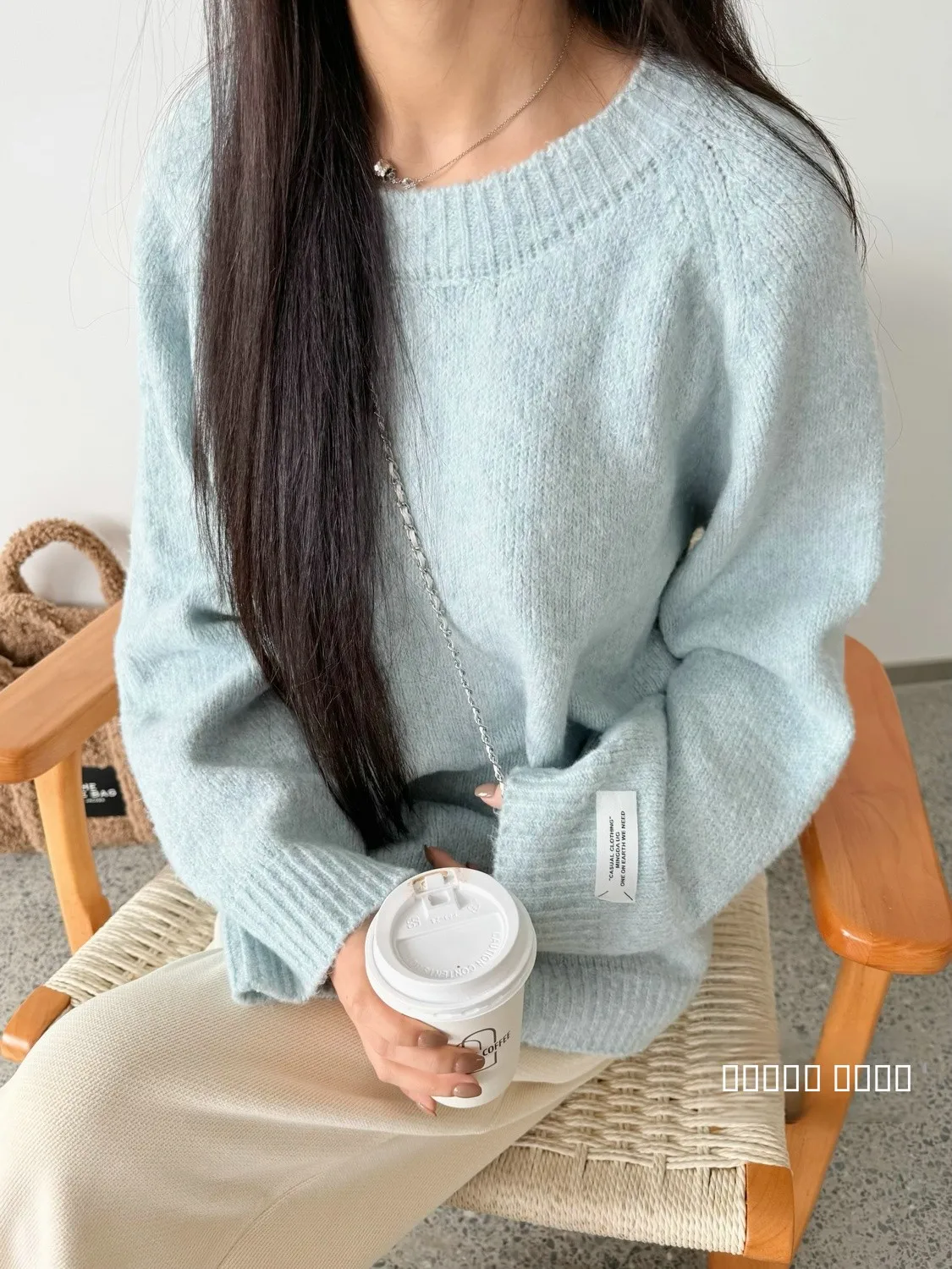 

Женский теплый трикотажный джемпер с круглым вырезом, однотонный, уютный, с длинными рукавами, в корейском стиле, новинка зимы