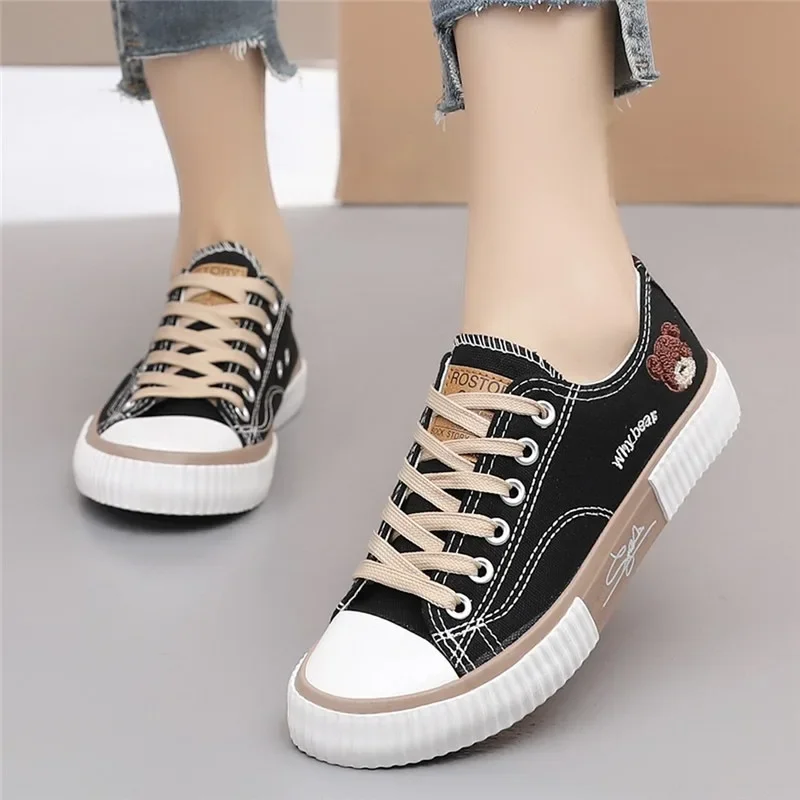 2024 New Summer Bear Canvas Shoes Women Korean Breathable Casual Sport Fashion Lace Up Flat Tennis Sneakers Female Vulcanized