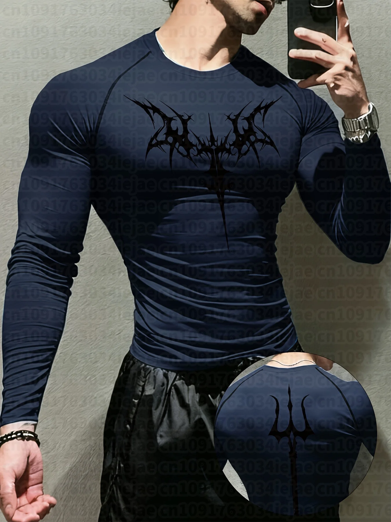Herren-Langarmshirt mit dunklem abstraktem totemischem Gothic-Stil, Dreizack-Symbol und symmetrischem Dornenmuster. – Detail 6