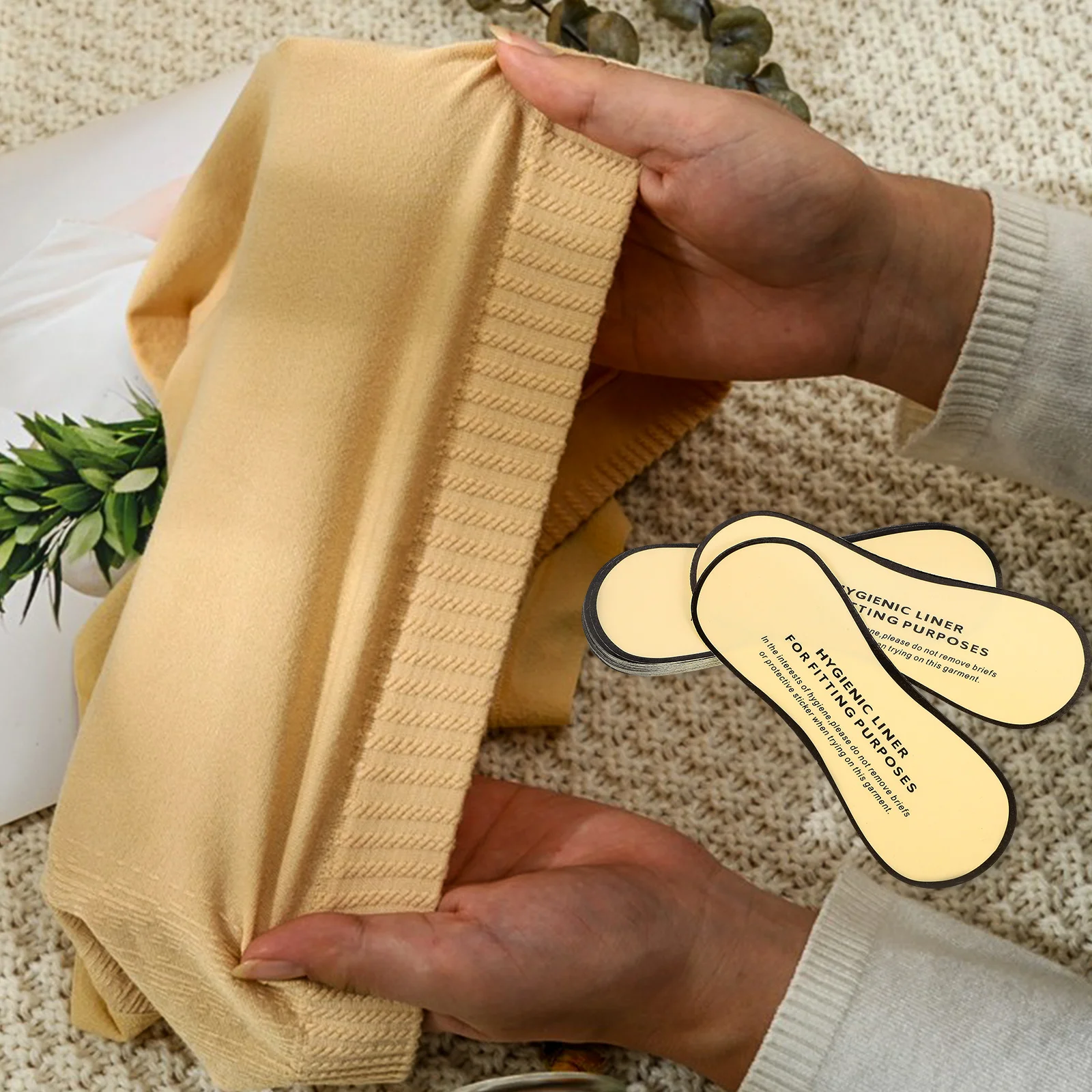 50 ชิ้นสุขอนามัยชุดว่ายน้ํา Panty Liners สติกเกอร์กันน้ําชุดว่ายน้ําผู้หญิงแถบกาวใสป้องกันชุดชั้นในสตรี