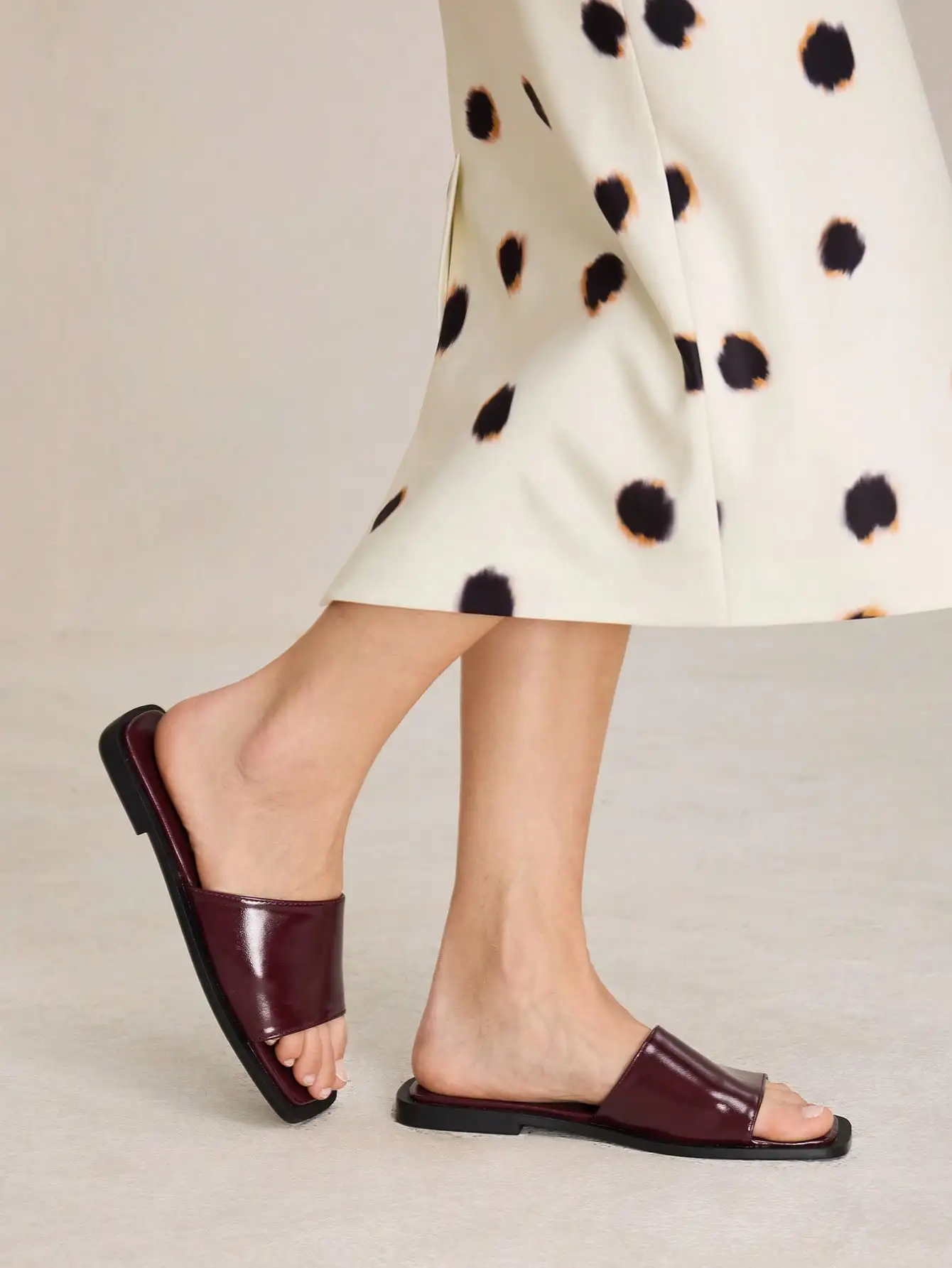 MOTF PREMIUM WOMEN SHOES NEW FRENCH RETRO HIGH-QUALITY PU LEATHER OPEN-TOED SQUARE TOE FLAT BOTTOM DRAG, BURGUNDY VERSATILE ELEGANT SPRING/