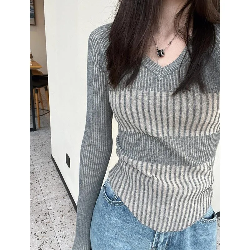 Long-sleeved Striped Sweater Women\'s V-neck Knitted Sweater Winter New Korean Version Slim-fitting and Thin Jumper Top