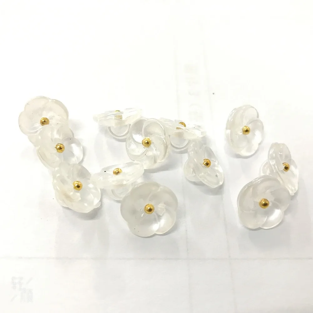 10pcs Creative Flower Shank Buttons Beautiful Five-petaled Flowers Acrylic Buttons Woman Apparel Sewing Accessories