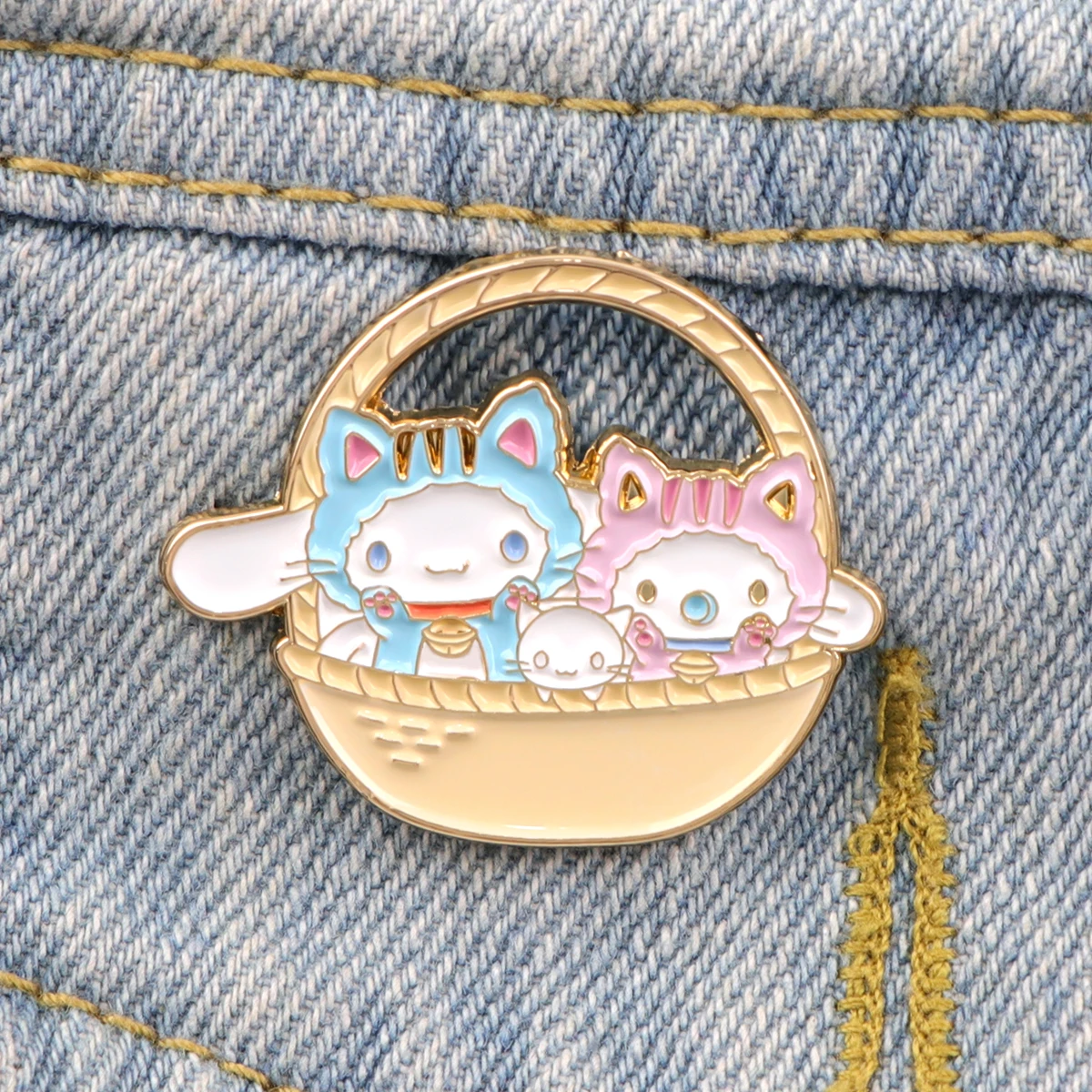 Kawaii Cat Enamel Pins Cartoon Women's Brooches Men Lapel Pins Badge on Backpack Costume Accessories Anime Jewelry Girls Gifts