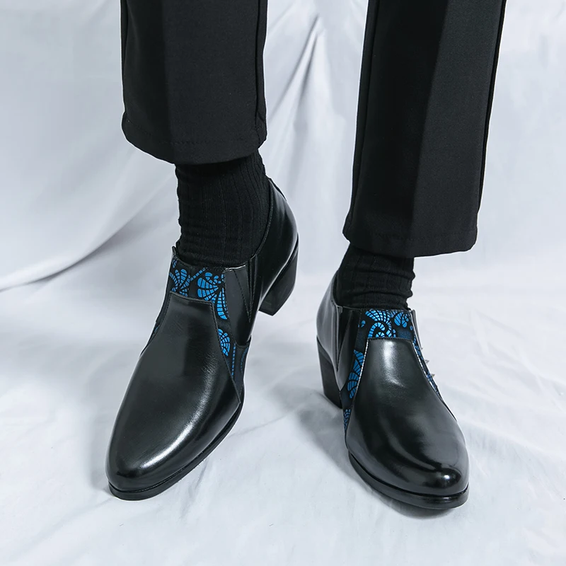 Europese en Amerikaanse hoge hakken Modetrends Klinknagels Kleurblokkering Persoonlijkheid Nachtoptredens en catwalkschoenen