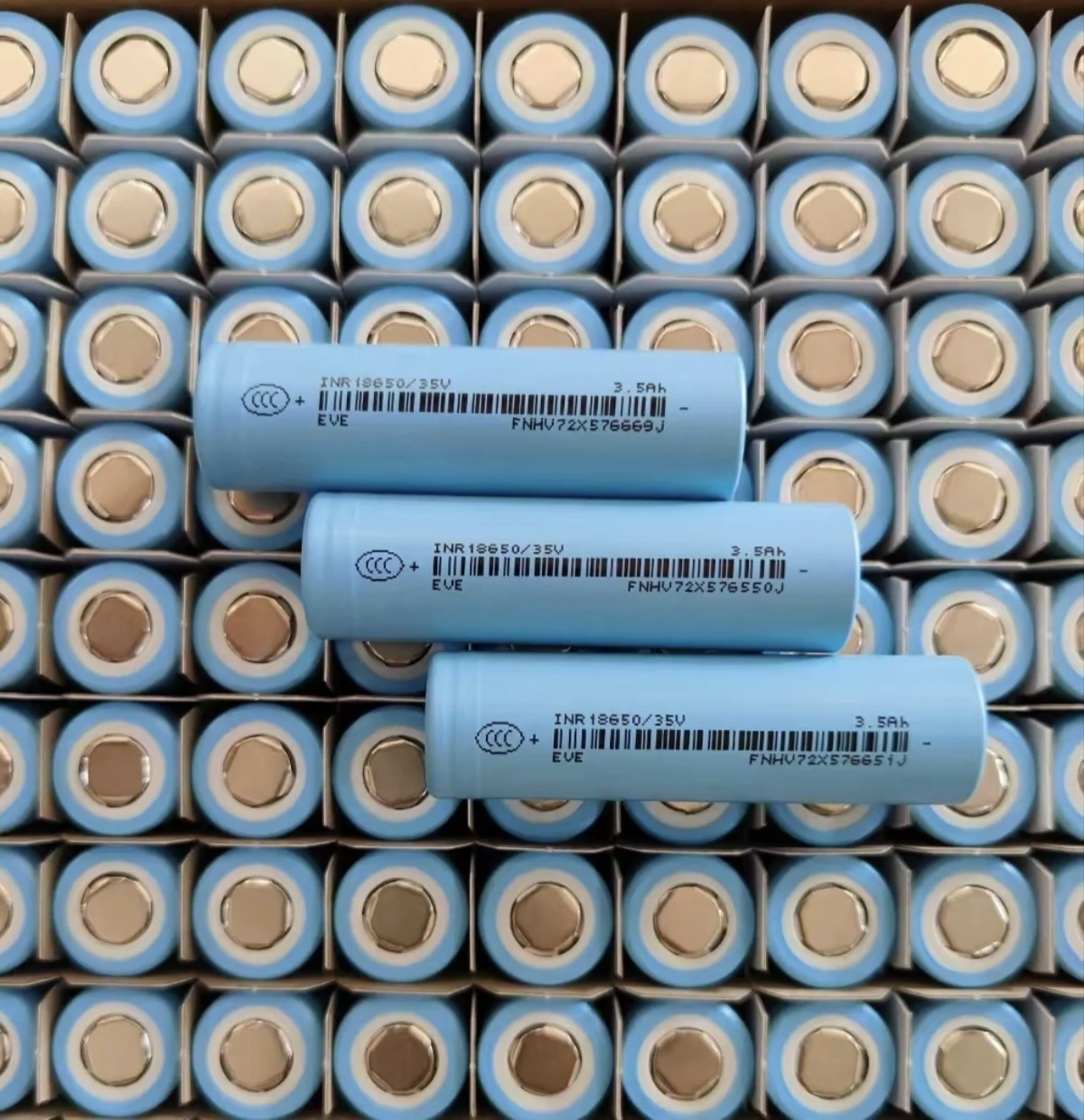 New 2026 EVE 18650 35V 3500mAh 3.7V 10A Li-ion Rechargeable Battery Cells Portable Flashlight High Capacity Long-Lasting 3400mah