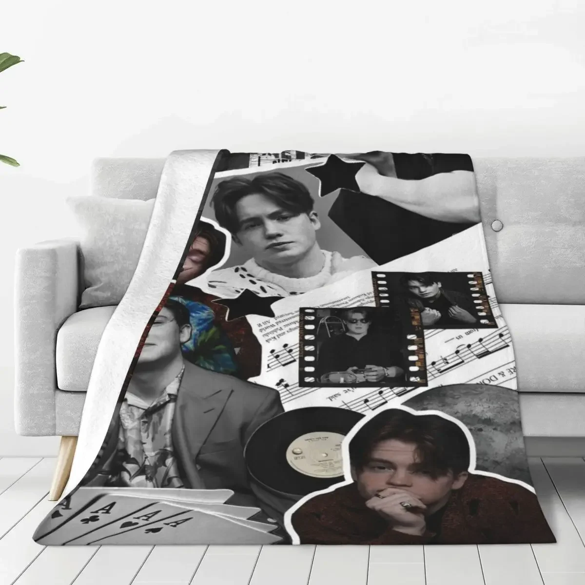 

Kit Connor Baby Blanket Sofa Cover Flannel Decoration Vintage Collage Soft Throw Blanket for Bed Office Plush Thin Quilt
