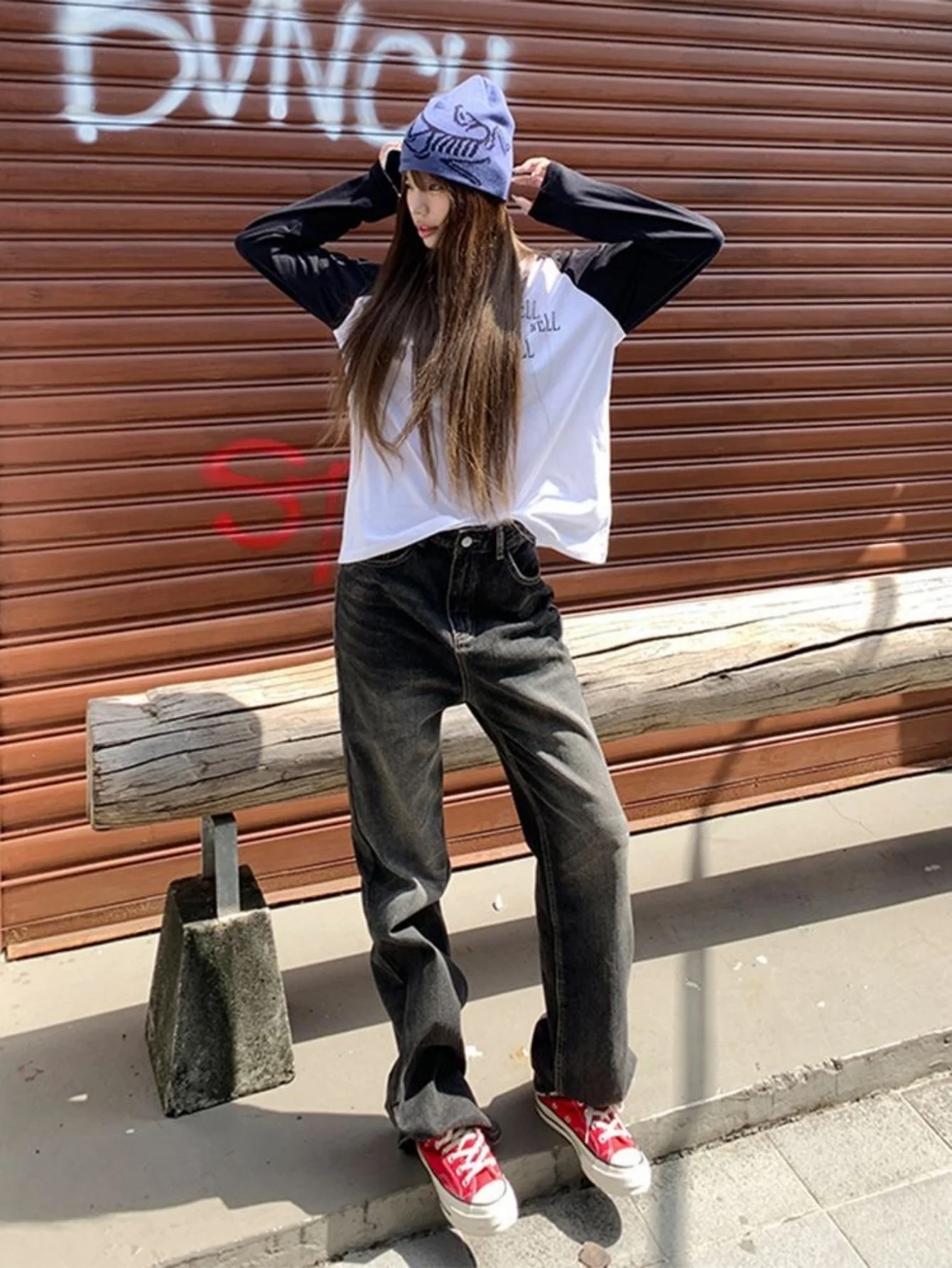 

Джинсы свободного кроя черные для мужчин и женщин в стиле Y2K Drip Original. Аксессуары и ремни в комплект не входят.