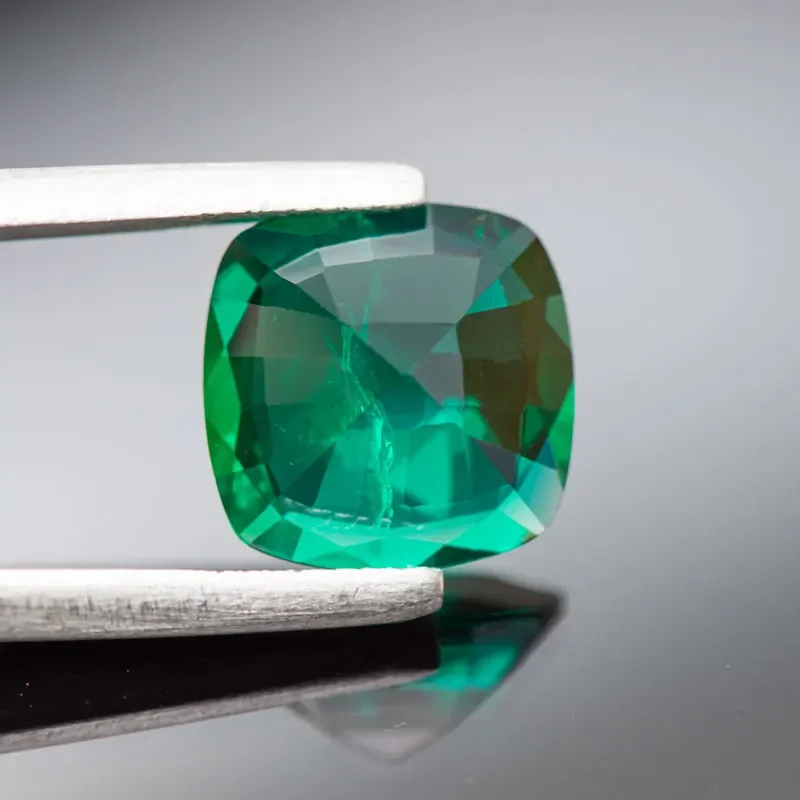 Lab Grown Emerald Square Cushion Shape Emerald Green Color Gemstone for Diy Jewelry Rings Pendants Making Material