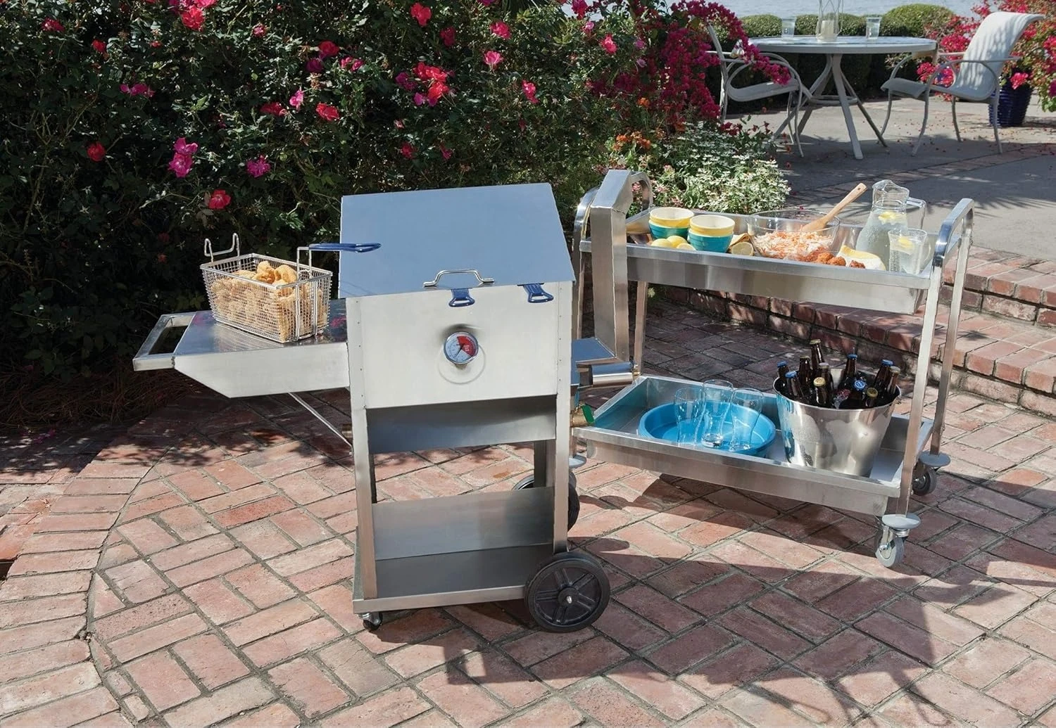 

700-709 Фритюрница из нержавеющей стали с 9 галлонами. Корзина из нержавеющей стали с боковой полкой. Трехсетчатые корзины. Термометр для жарки. Регулятор 10 фунтов на квадратный дюйм.