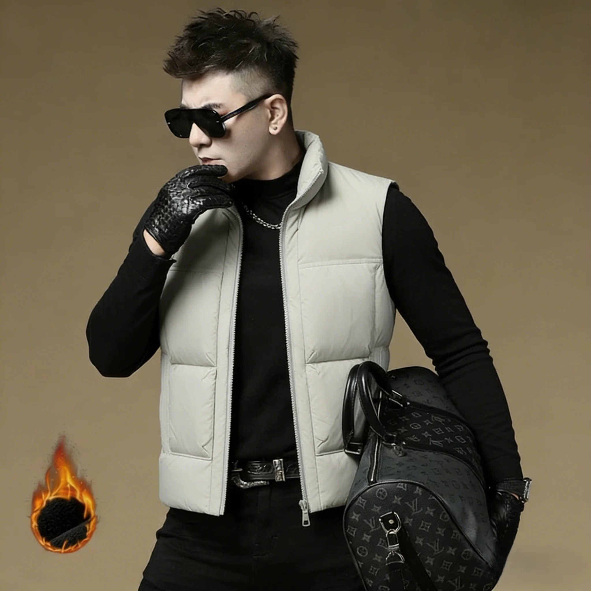 

Мужской утепленный пуховый жилет в американском уличном стиле: свободная верхняя одежда для зимы, модный молодежный тренд, воротник-стойка