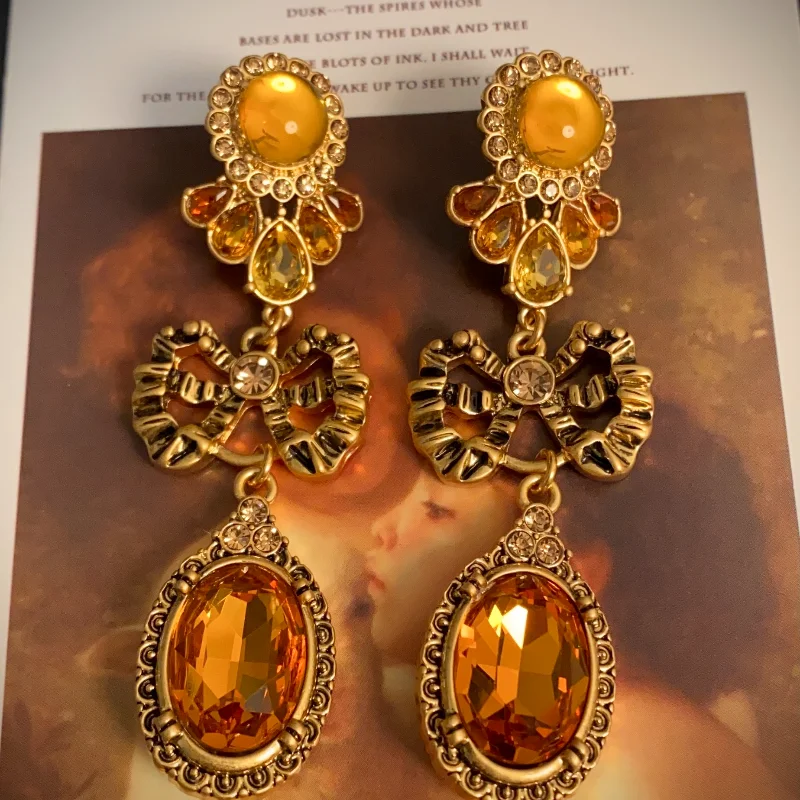 

Gorgeous!! Vintage court earrings with diamonds hollowed out medieval vintage sweep shoulder earrings