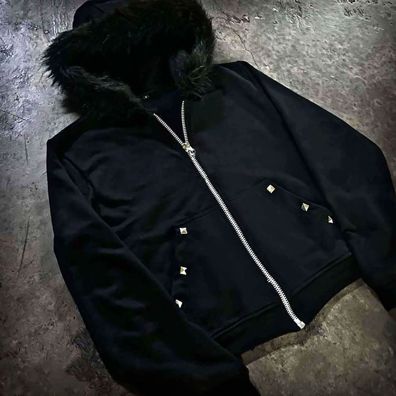Herbst- und Winter-Plüsch-Kapuzenjacke mit Nietenverzierung, langärmelig, Retro-Street-Trend, Kapuzenpullover – Detail 4