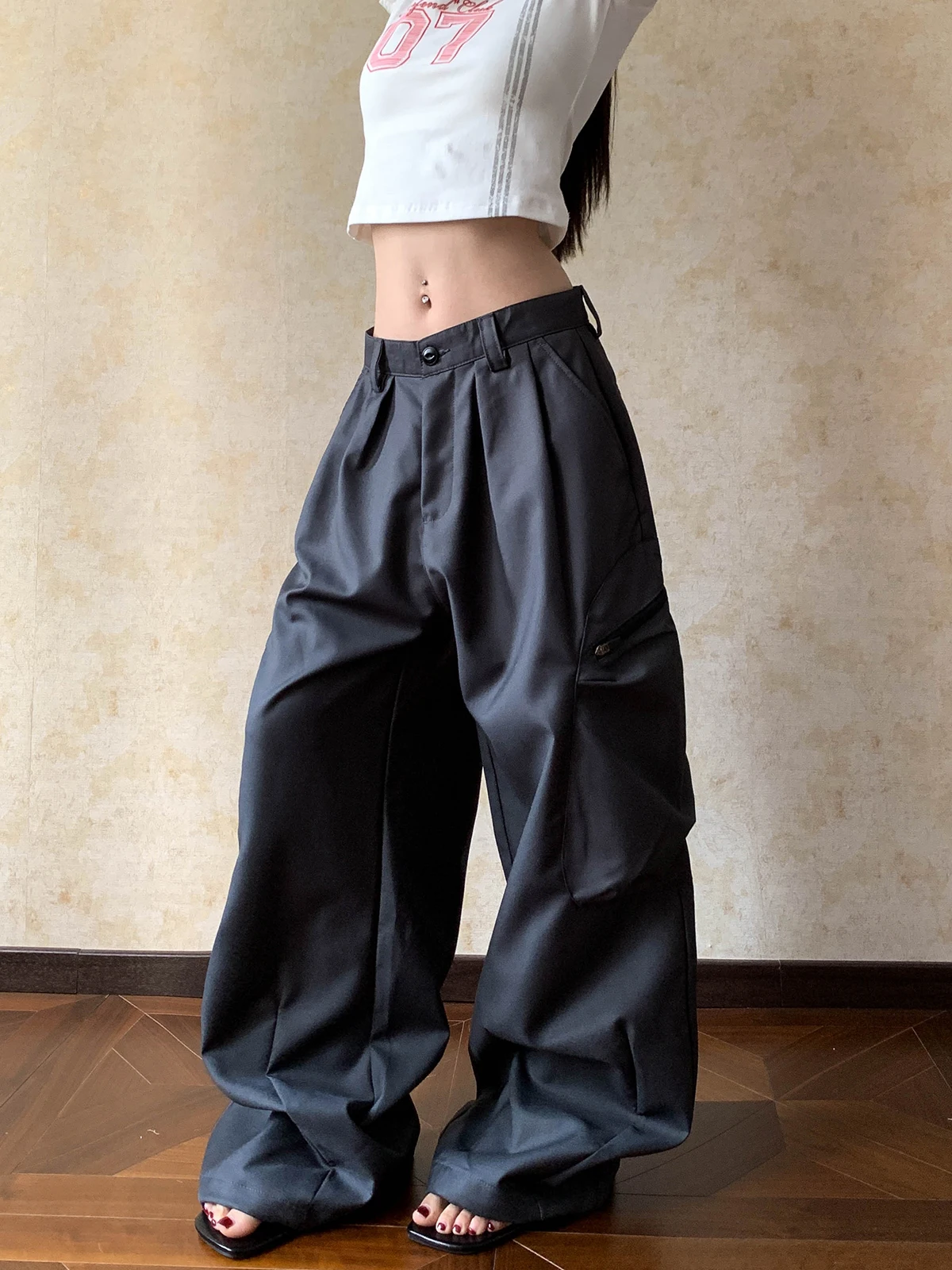 

Apocket American Retro Pleated High-End Feeling Casual Pants Large Pocket Zipper Loose Wide Leg Long Trousers Unisex Trendy