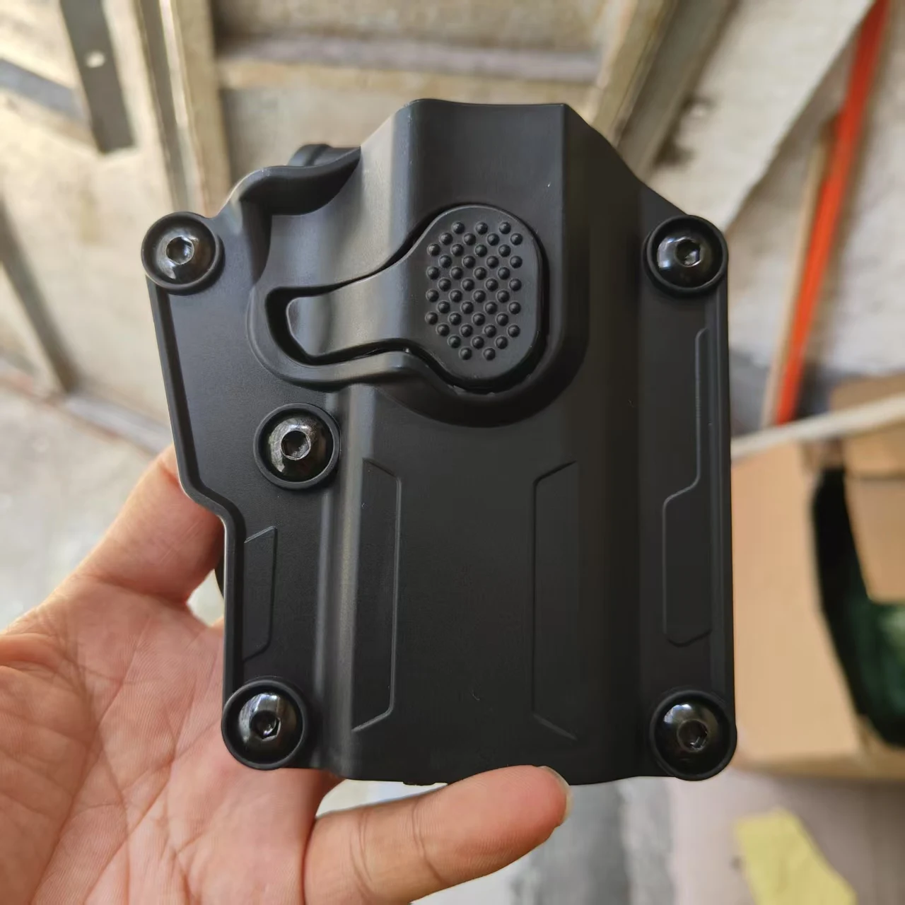 Right Hand Universa…