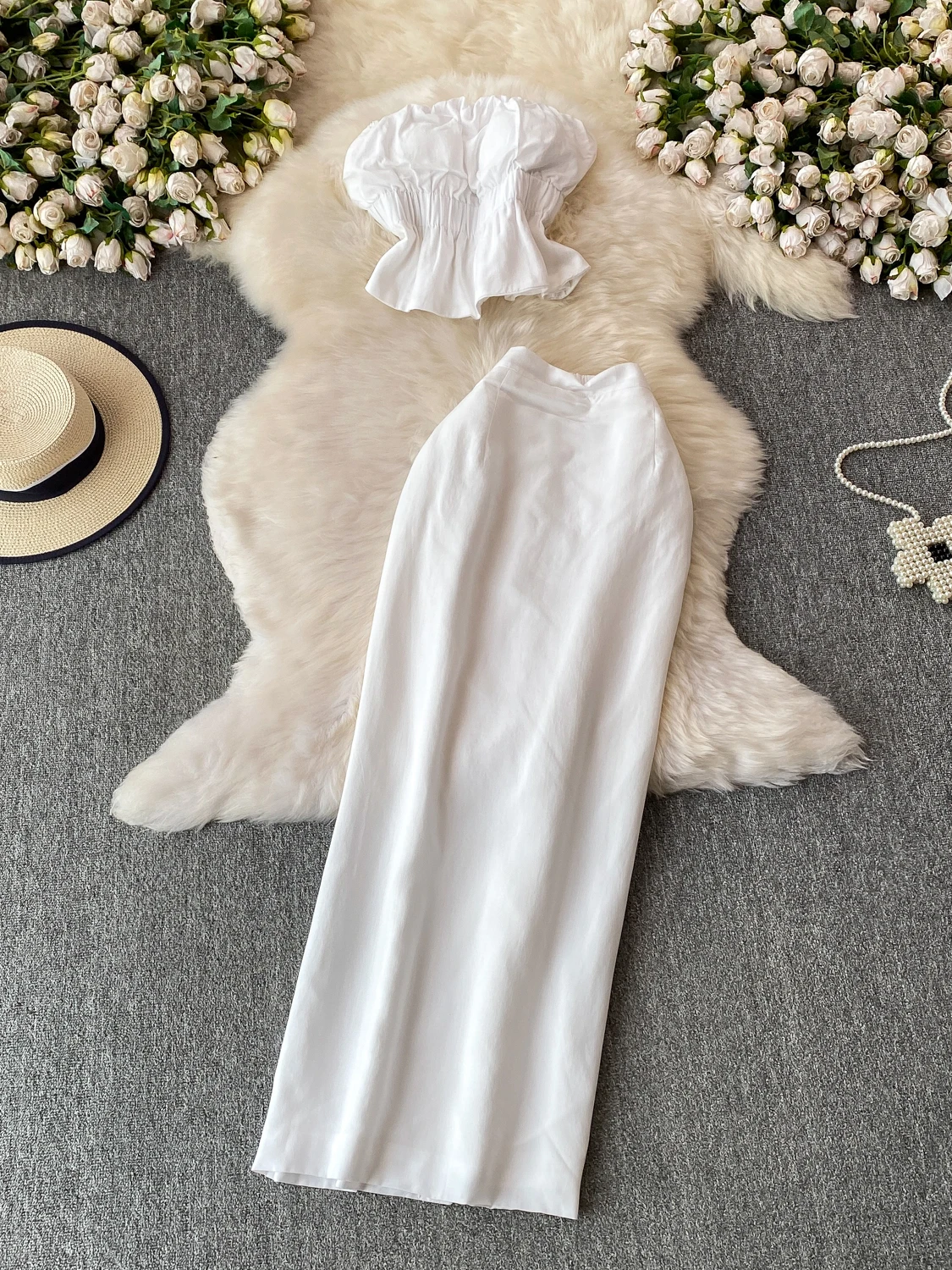 

Elegant Off-Shoulder Elastic Waist Vest Design Two-Piece Set Women's Fashion High-Waisted Skirt Bubble-Sleeve Short Top