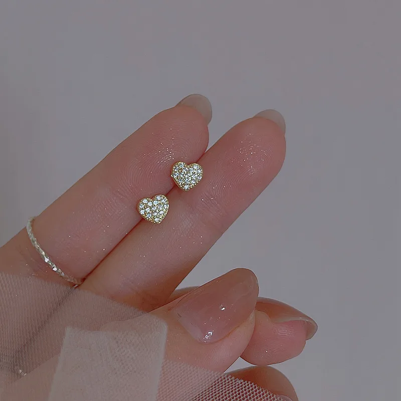 A Pair Silver Plated Ear Piercing Jewelry Romantic Zircon Heart Stud Earrings for Women Girl Teen Gold Color Jewelry Accessories