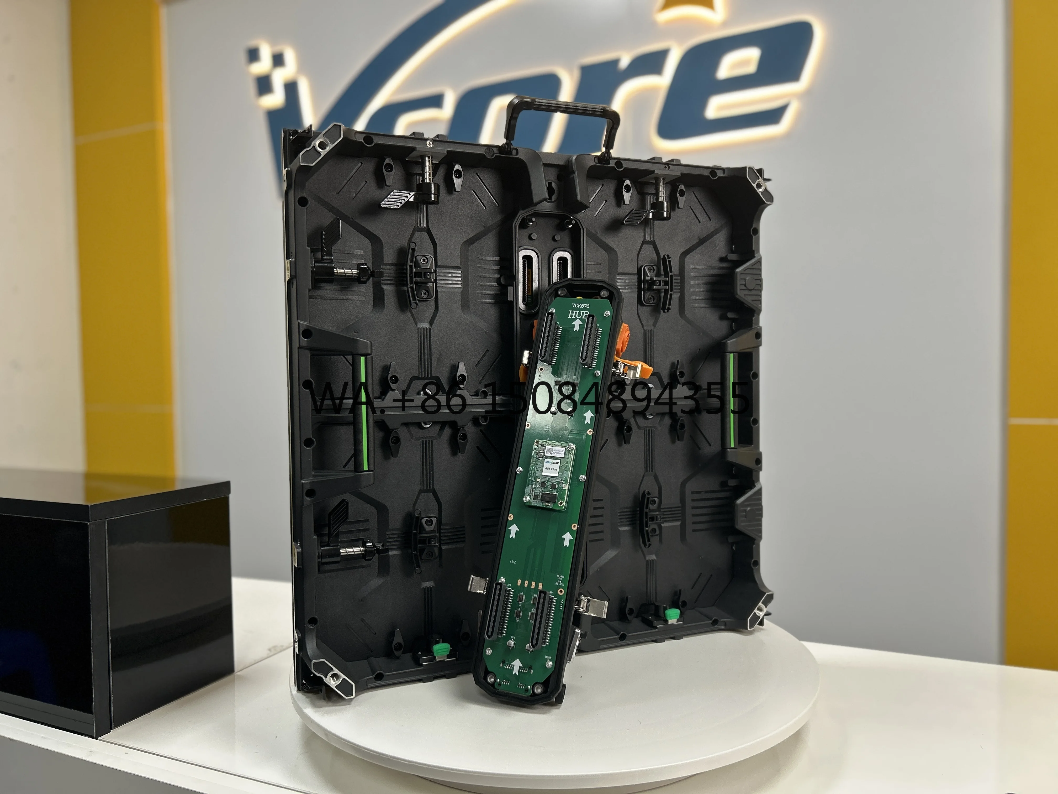 

Vcore VCK 576 Series P3.6 Rental LED Display 100% Front Service Curve Installation Stage LED Backdrop for Festival Party Show