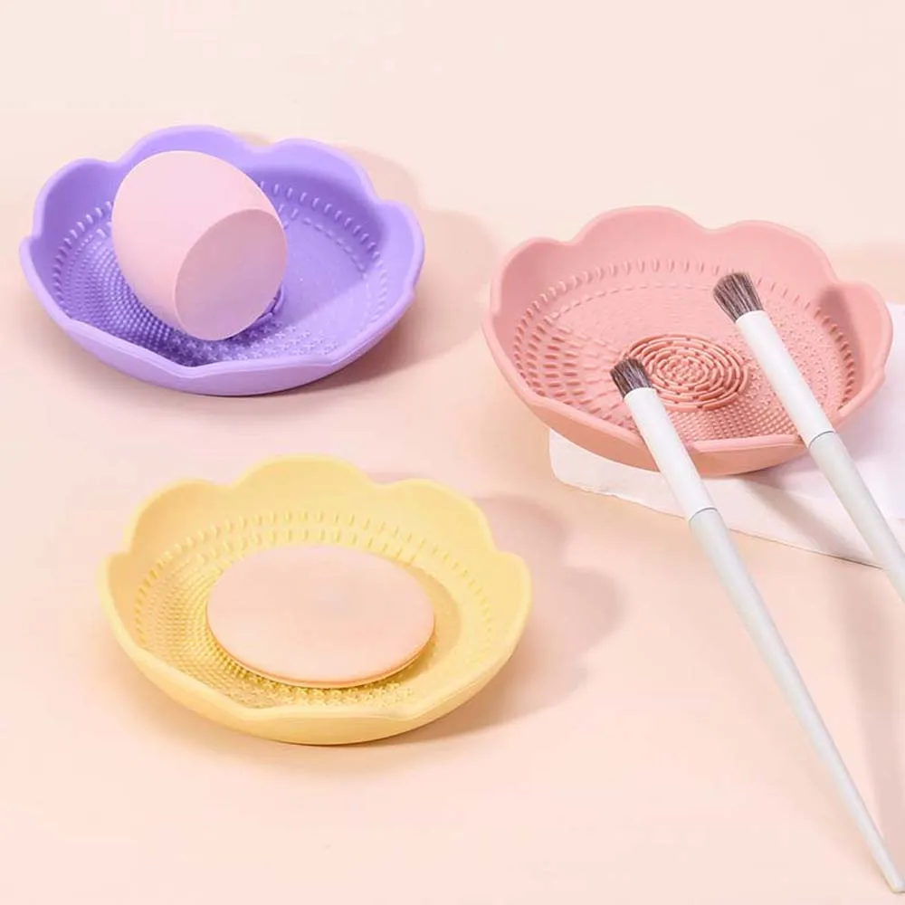 Silicone Maquiagem Brush Holder, Tapete De Limpeza, Forma De Flor, Pó Puff Cremalheira De Armazenamento, Escova Cosmética Cleaner Holder, 3 Cores